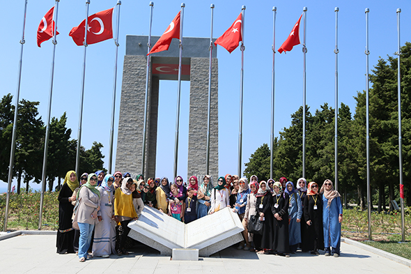 Genç Gönüllü Kızlar
