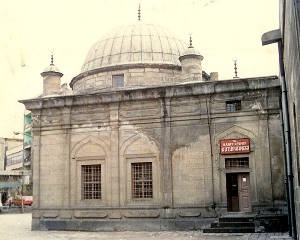 Bize Osmanlı Derler, Biz Kütüphane Kurarız