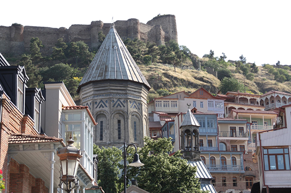 İran Yine Arkadan Vurdu