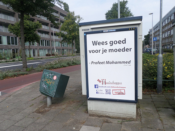 Hollanda`da Hadis-i Şerif Posterleri Sokakları Süslüyor