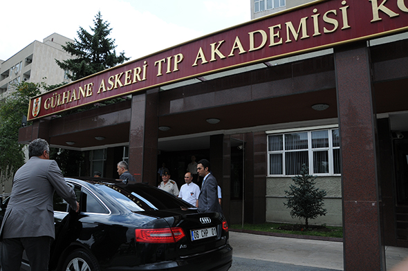 Darbelerin Ustasıyım, GATA`nın Hastasıyım