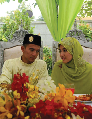 Brunei`de Evlenmek Varmış!