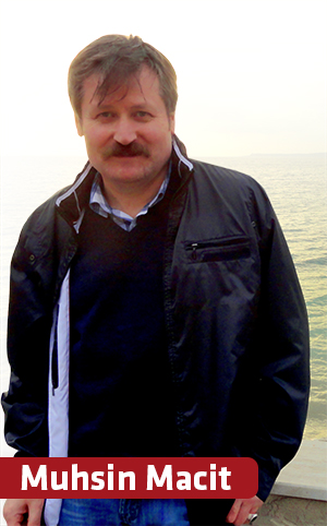 Prof.Dr. Muhsin Macit: Edebiyat Benim İçin, Bir Mevlevi`nin Ney Üflemesi Gibi...