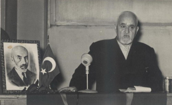 Balıkesir`in Medâr-ı İftiharı: Hasan Basri Çantay