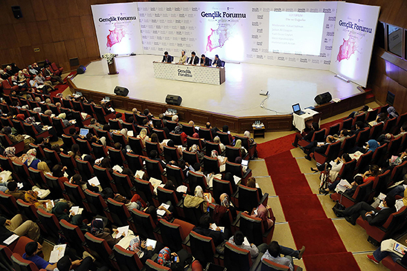 Gençlik Forumu Ufuk Açtı