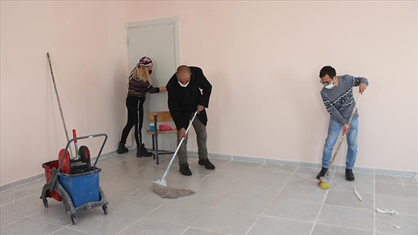 Fedakâr Öğretmenler