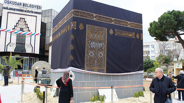 Kutlu Doğum`un Kut`unu Abartmıyor musunuz Biraz?