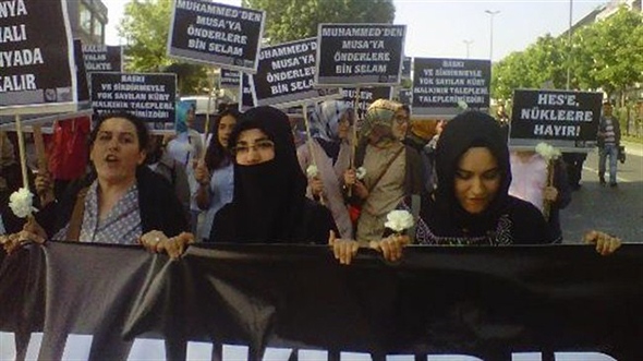 Allah, Ekmek, Özgürlük? Allah Yeter!