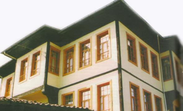 Bir Apartman Uğruna Yâ Rab Ne Konaklar Yıkılıyor...