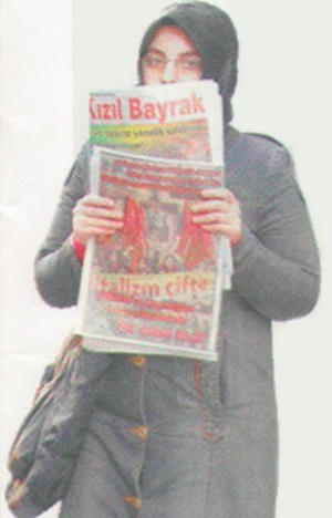 Ezber Bozan Türbanlı Komünist
