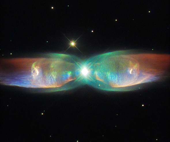 Hubble`dan Yeni Kelebek Bulutsusu Görüntüsü