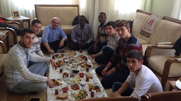Isparta`da  "Beynelmilel"  Bir Kahvaltı!